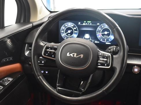 Used 2022 Kia Carnival SX Prestige FWD image 24
