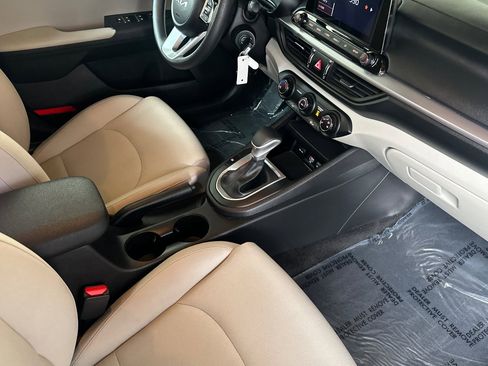 Used 2023 Kia Forte LXS w/ LXS Technology Package image 18