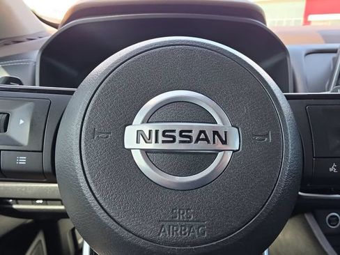 Used 2021 Nissan Rogue SV w/ Premium Package FWD image 6