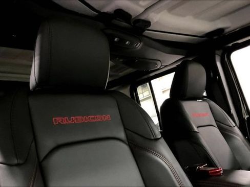 Used 2024 Jeep Wrangler Unlimited Rubicon w/ Convenience Group AWD/4WD image 22