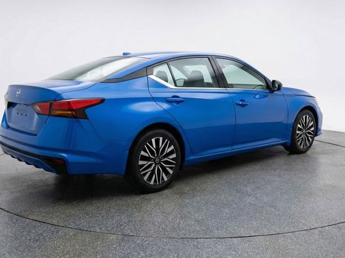 Used 2025 Nissan Altima 2.5 SV image 9