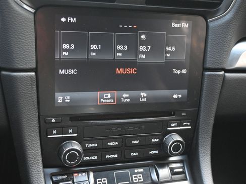 Certified 2018 Porsche 911 Carrera 4S image 33