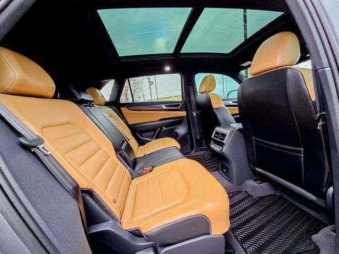 Used 2024 Volkswagen Atlas Cross Sport SEL R-Line image 16