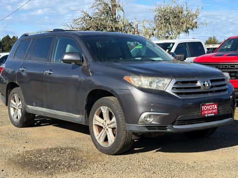 Used 2013 Toyota Highlander Limited image 2
