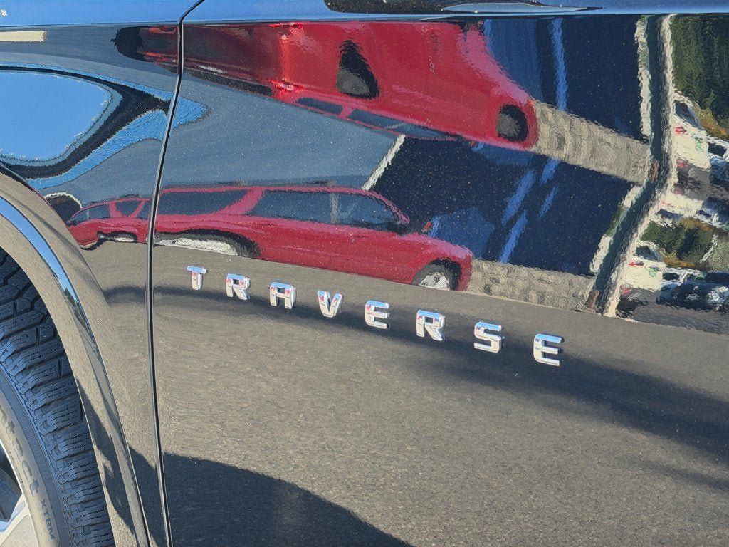 Used 2020 Chevrolet Traverse Premier AWD/4WD image 35