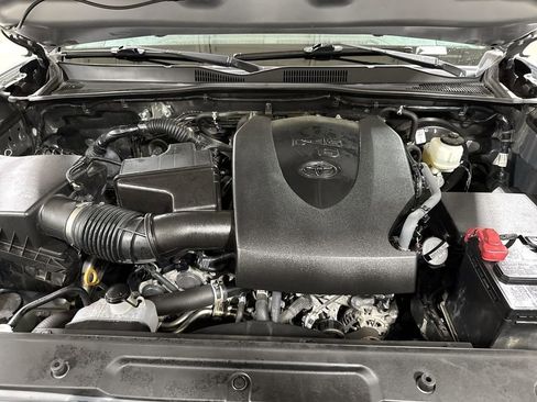 Used 2021 Toyota Tacoma SR AWD/4WD image 24