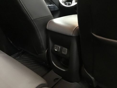 Used 2021 Chevrolet Colorado Z71 w/ Safety Package AWD/4WD image 19