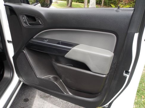 Used 2019 Chevrolet Colorado 2WD Extended Cab image 16