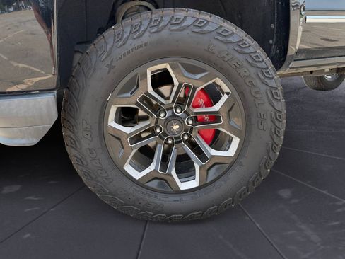 Used 2017 Chevrolet Silverado 1500 LTZ Z71 w/ LTZ Plus Package AWD/4WD image 14
