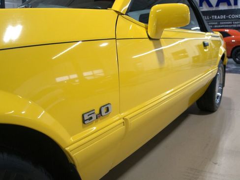 Used 1993 Ford Mustang LX image 13