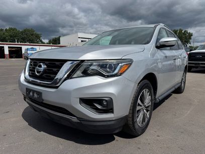 Used 2017 Nissan Pathfinder SV