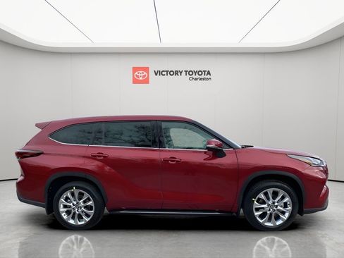 New 2026 Toyota Highlander Limited image 34