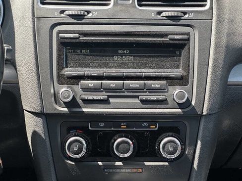 Used 2013 Volkswagen Golf 4-Door image 16