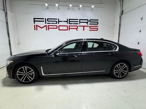 Used 2022 BMW 750i xDrive w/ Luxury Rear Seating Package image 10
