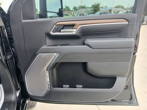 Certified 2025 Chevrolet Silverado 2500 High Country w/ Technology Package AWD/4WD image 19