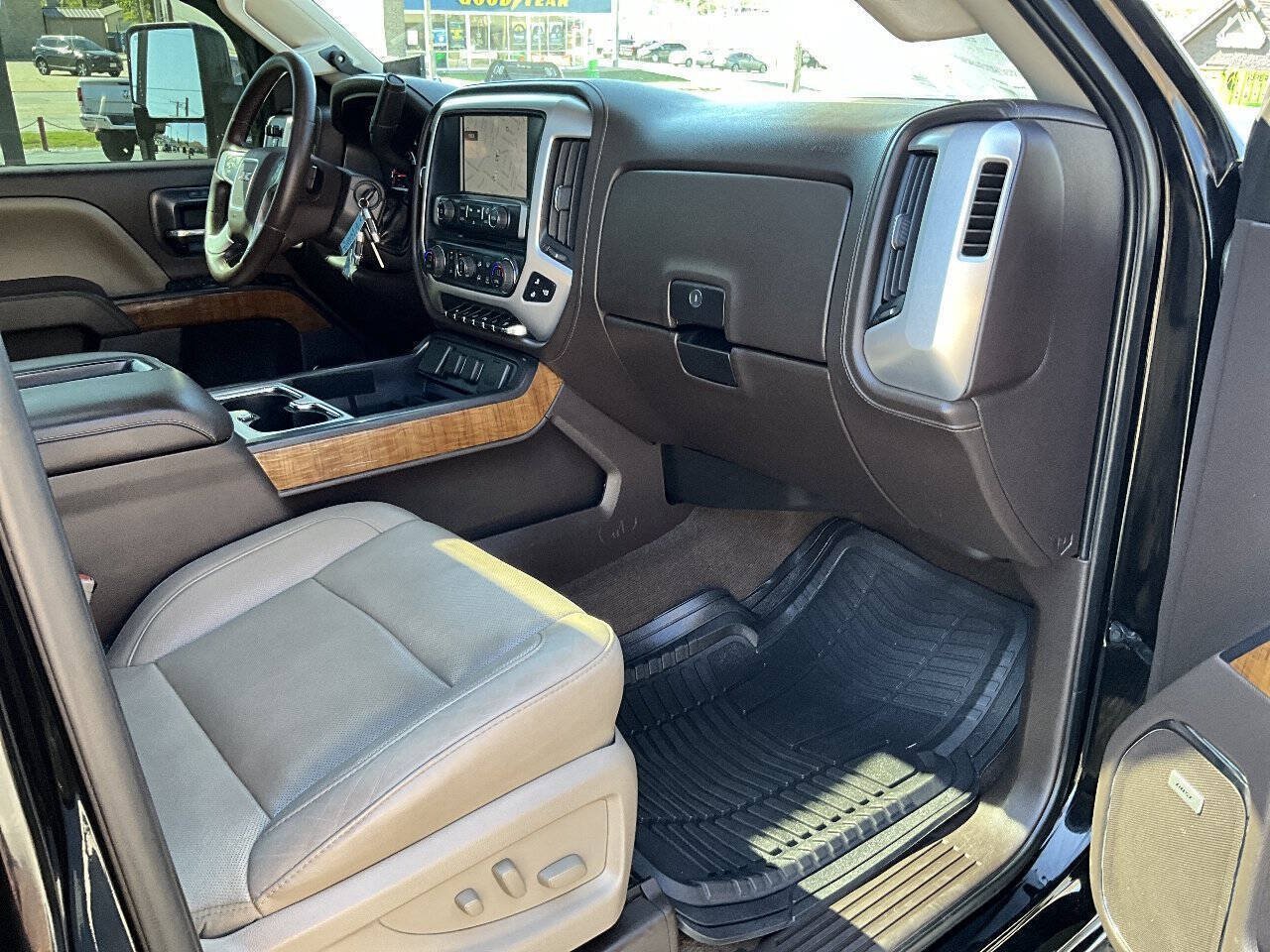 Used 2015 GMC Sierra 2500 SLT w/ Duramax Plus Package AWD/4WD image 30