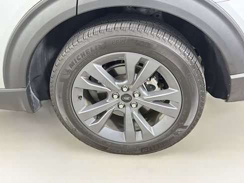 Used 2022 Ford Explorer XLT w/ Equipment Group 202A image 33