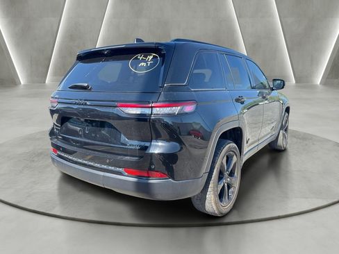 Used 2023 Jeep Grand Cherokee Limited w/ Luxury Tech Group II AWD/4WD image 7