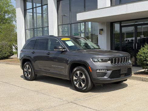 Used 2022 Jeep Grand Cherokee Limited 4xe AWD/4WD image 2