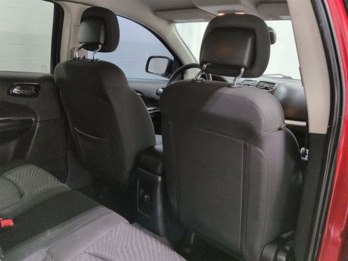 Certified 2018 Dodge Journey SE image 18