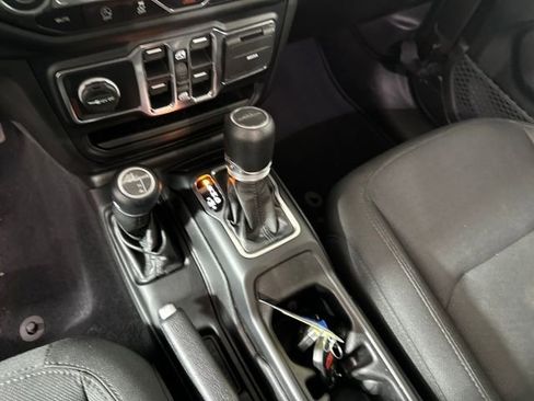 Used 2022 Jeep Gladiator Sport image 20