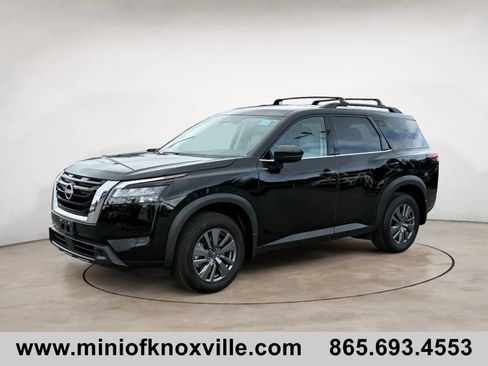 Used 2024 Nissan Pathfinder SV FWD image 7