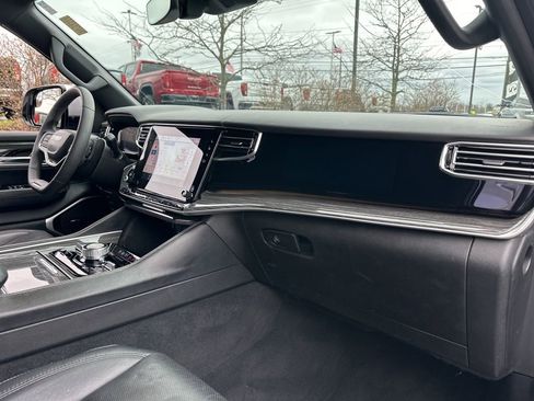 Used 2022 Jeep Wagoneer Series III w/ Flexible Seating Group image 25