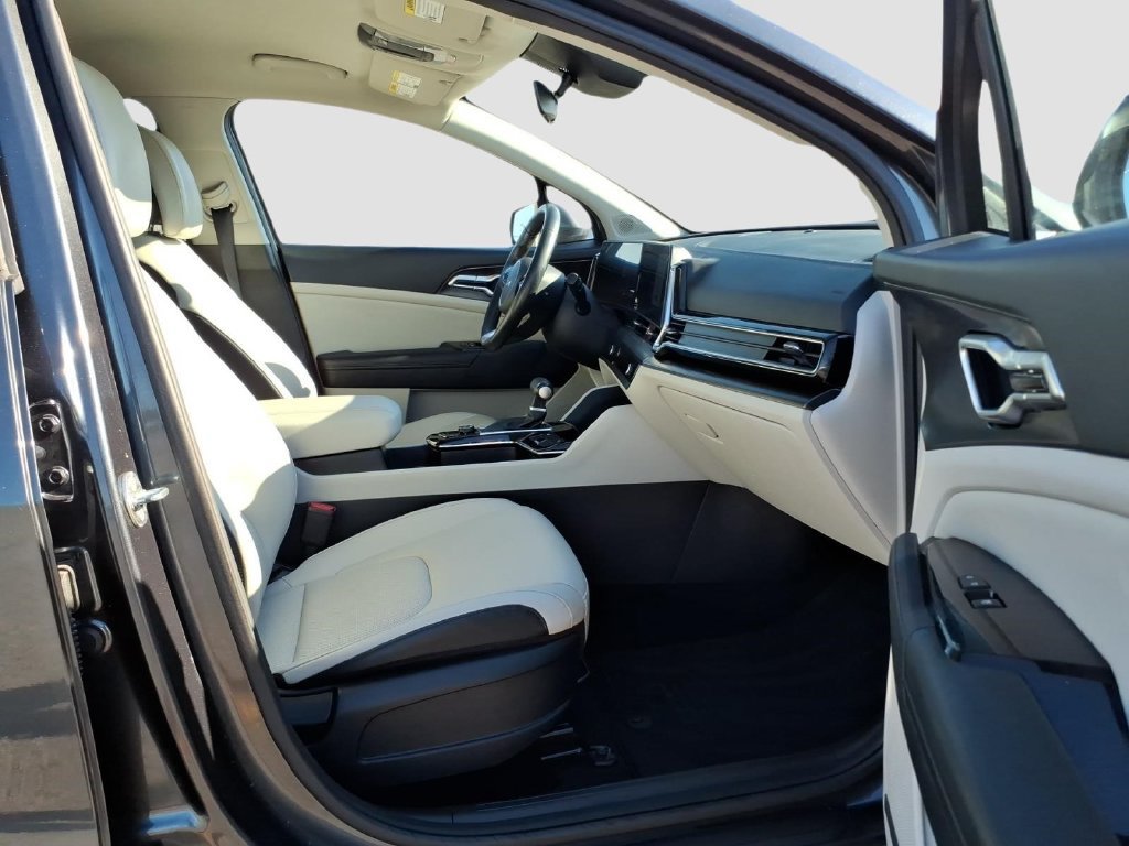 Used 2024 Kia Sportage EX FWD image 10
