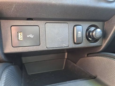 Used 2025 Mitsubishi Outlander Sport LE AWD/4WD image 23