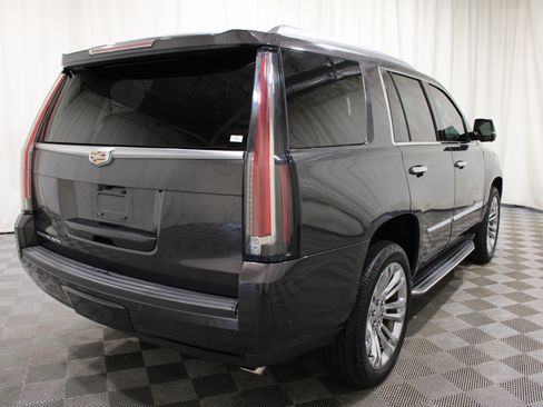 Used 2017 Cadillac Escalade Luxury w/ LPO, Radiant Package AWD/4WD image 32