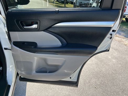 Used 2017 Toyota Highlander XLE image 47