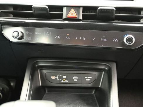 Used 2025 Kia K5 LXS FWD image 41