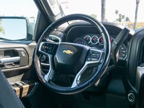Used 2020 Chevrolet Silverado 1500 LT w/ Convenience Package AWD/4WD image 14
