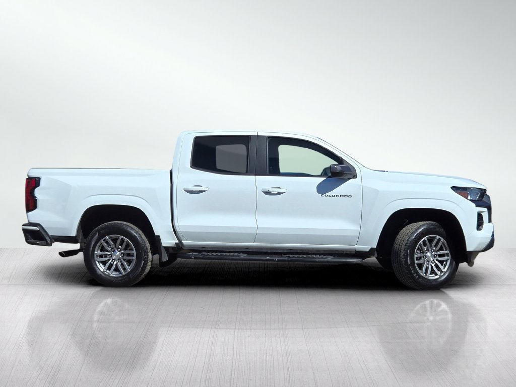 Used 2024 Chevrolet Colorado LT RWD image 4