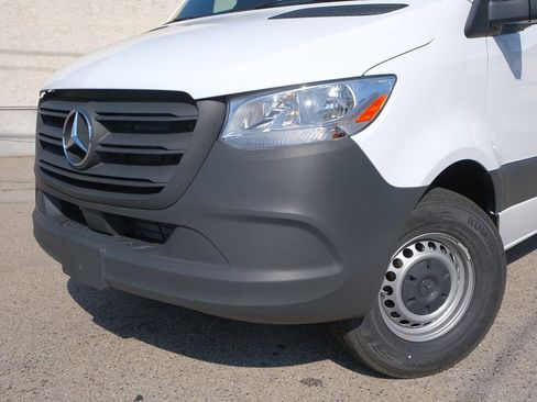 Used 2025 Mercedes-Benz Sprinter 2500 image 7