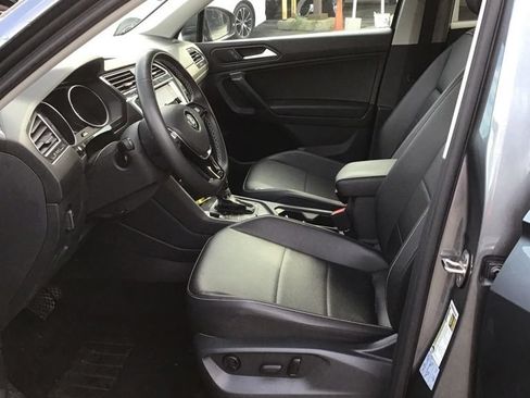 Used 2021 Volkswagen Tiguan SEL AWD/4WD image 6