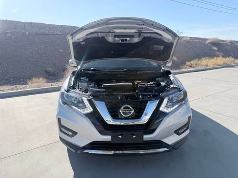 Used 2017 Nissan Rogue SV AWD/4WD image 38