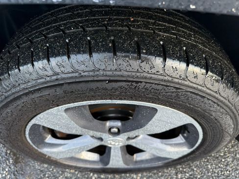 Used 2019 Jeep Cherokee Limited image 5