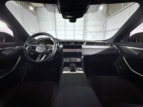 Used 2023 Jaguar F-PACE SVR image 45