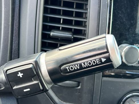 Used 2021 Nissan Titan S w/ S Utility Package image 22