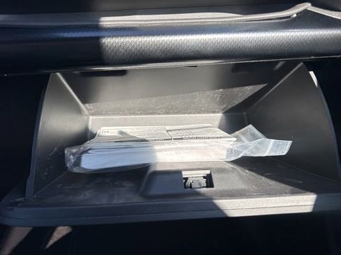 Used 2022 Chevrolet TrailBlazer RS image 37