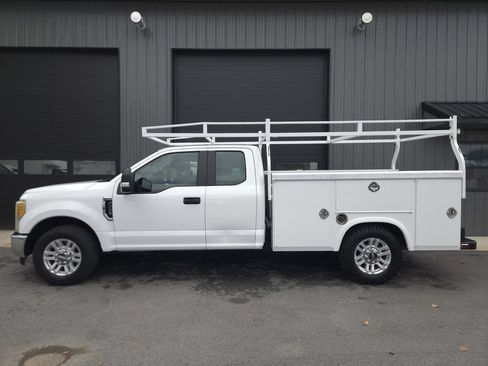 Used 2017 Ford F250 XL w/ STX Appearance Package RWD image 1