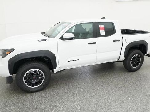 New 2025 Toyota Tacoma TRD Off-Road image 5