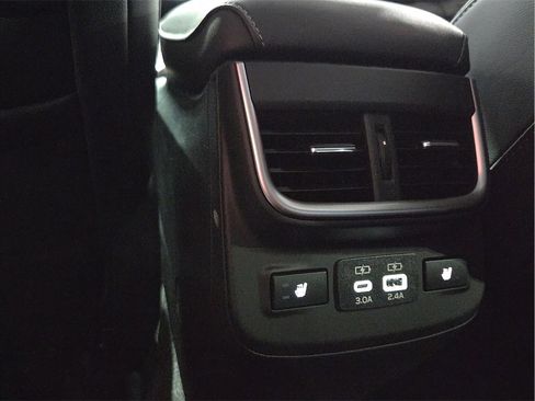 Used 2025 Subaru Outback Limited image 11