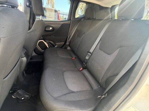 Used 2017 Jeep Renegade Latitude AWD/4WD image 11