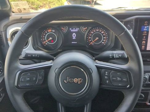 Used 2024 Jeep Wrangler Unlimited Sport AWD/4WD image 28