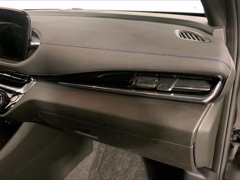 Used 2025 Buick Envista Sport Touring w/ Experience Buick Package FWD image 16