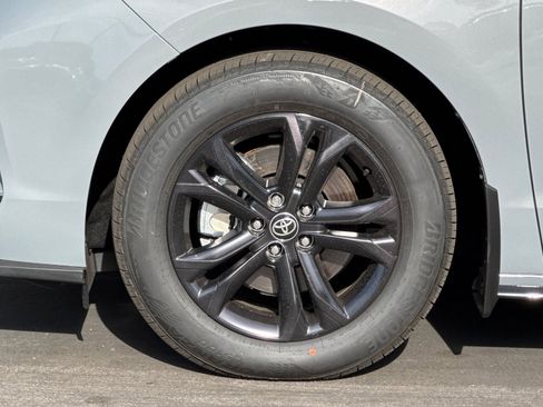 Certified 2025 Toyota Sienna XSE image 36