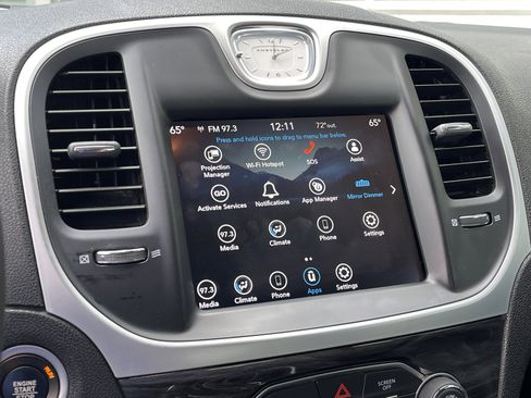 Used 2022 Chrysler 300 Touring image 24