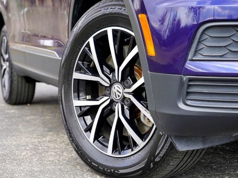 Used 2021 Volkswagen Tiguan SE w/ 3-Row Tiguan MDO Package image 3